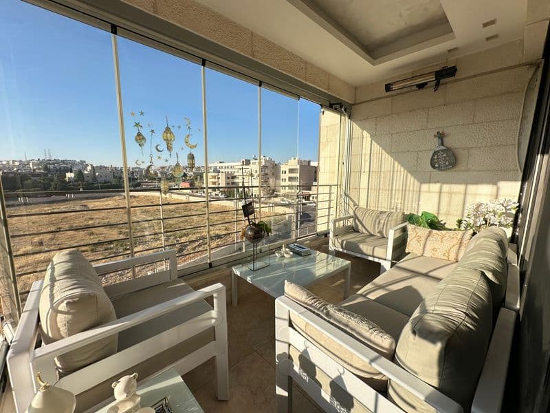 Top Floor Apartment – 185 SQM + Private Rooftop 45 SQM + Terraces – Khalda, Near Al Maaref Schools — photo 1